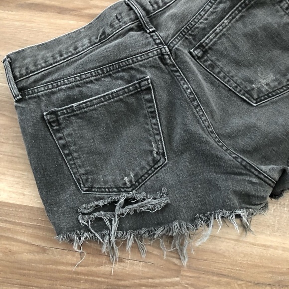 Forever 21 gray wash high waisted distressed denim shorts size 28 - Picture 5 of 5